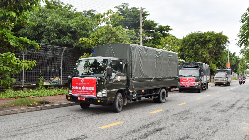 Kiên Giang: Những chuyến xe nghĩa tình đến với đồng bào vùng dịch TP.HCM và Bình Dương