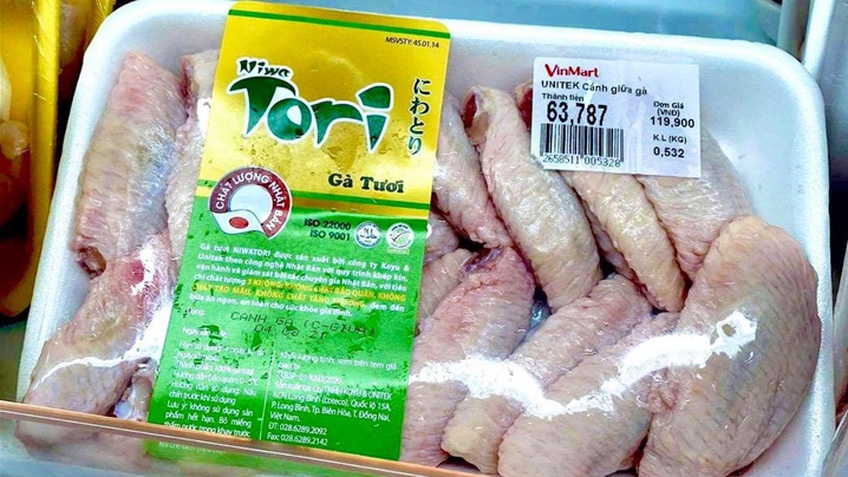 Giá gà rớt thảm còn 5.000 đồng/kg: Giá trong siêu thị cao gấp 15 lần tại chuồng