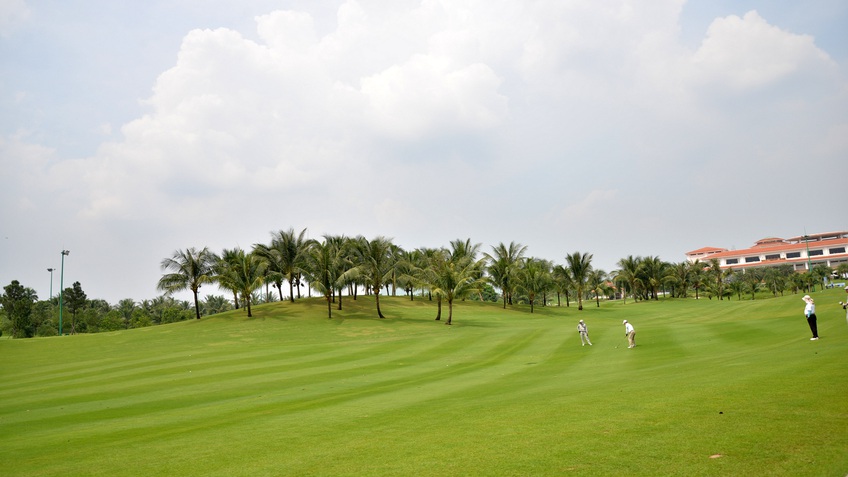 Đình chỉ công tác Giám đốc Sở Du lịch Bình Định chơi golf khi tỉnh giãn cách xã hội