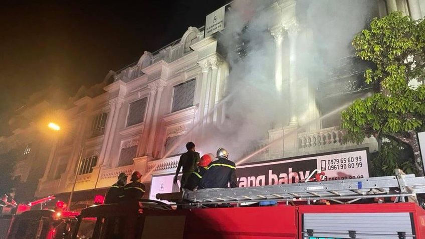 Hà Nội: Cháy lớn tại khu biệt thự Ninh Hiệp