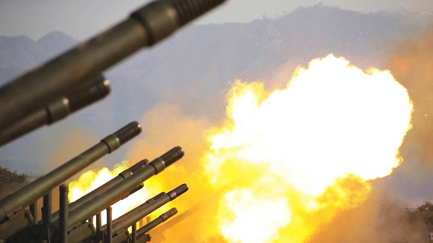 Hàn Quốc: Triều Tiên bắn 100 quả đạn pháo ra vùng biển phía Đông