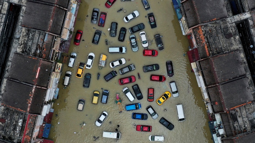 Mưa lớn gây ngập lụt nghiêm trọng tại thủ đô của Malaysia