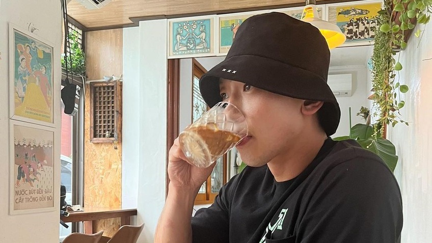 Vợ chồng Kim Tae Hee khoe ảnh 'trốn con' đi hẹn hò riêng, còn uống cà phê Việt Nam