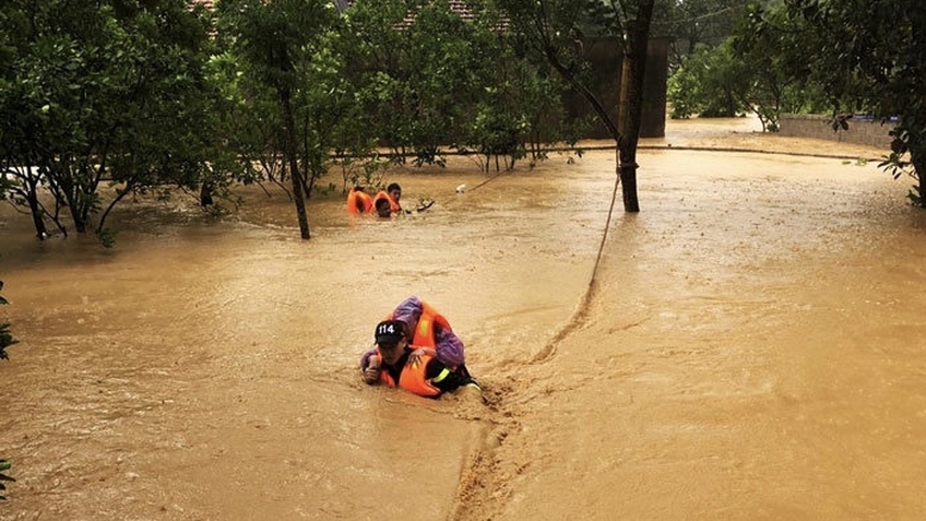 Lạng Sơn: Giải cứu nhiều người bị mắc kẹt do mưa lũ 