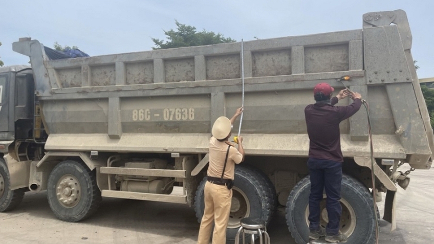 Bình Thuận tăng cường xử phạt xe quá tải