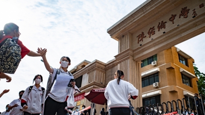 Gần 12 triệu học sinh Trung Quốc bước vào kỳ thi đại học giữa lo ngại dịch tái bùng phát