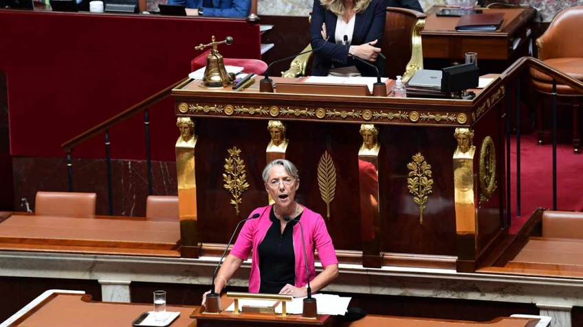 Thủ tướng Pháp công bố các chính sách lớn đầu tiên của Chính phủ mới