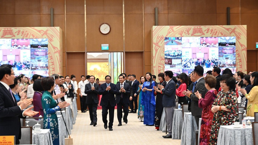 Thủ tướng Phạm Minh Chính gặp mặt đại diện doanh nhân Việt Nam