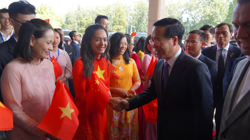 Chủ tịch nước đến Bắc Kinh tham dự Diễn đàn cấp cao "Vành đai và Con đường"