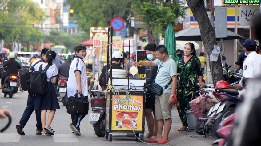 TP.HCM thu phí vỉa hè, lòng đường: Làm sao để tránh việc trục lợi chính sách