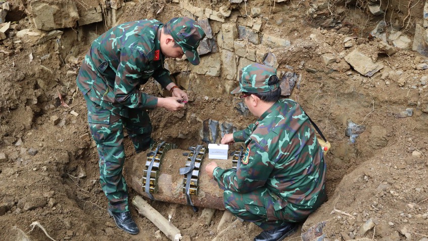 Đăk Lăk: Kích nổ an toàn 1 quả bom nặng 228kg