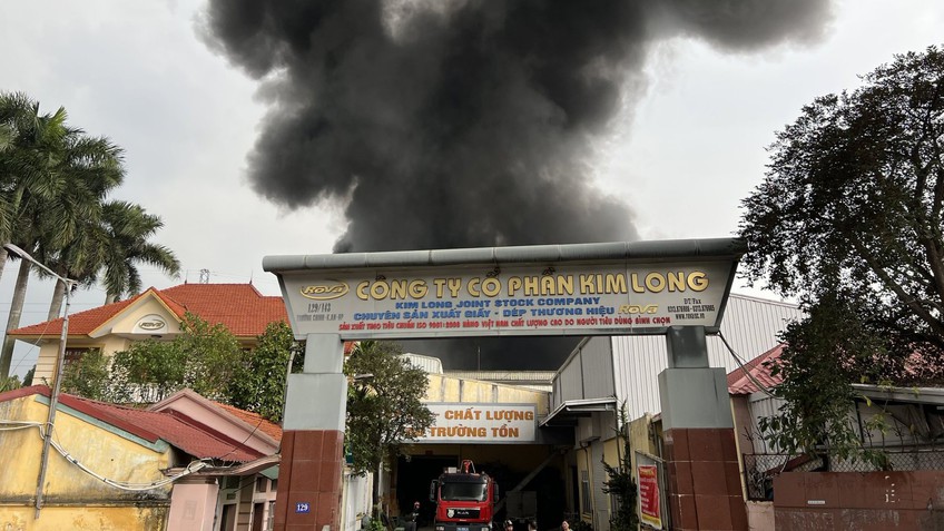 Cháy xưởng sản xuất đế giày tại Hải Phòng