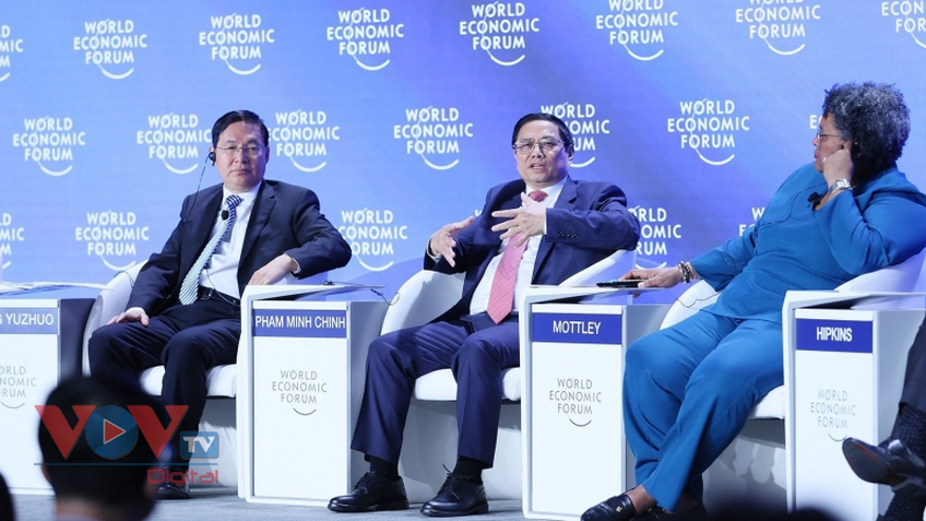 Thủ tướng Chính phủ tham dự và phát biểu tại phiên thảo luận đầu tiên của Hội nghị WEF Thiên Tân