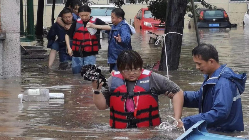 11 người thiệt mạng do mưa lũ, Chủ tịch Trung Quốc yêu cầu giảm thiểu số người thương vong