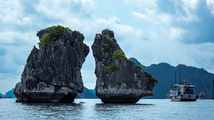 Quảng Ninh thực hiện các phương án 'giải cứu' hòn Trống Mái