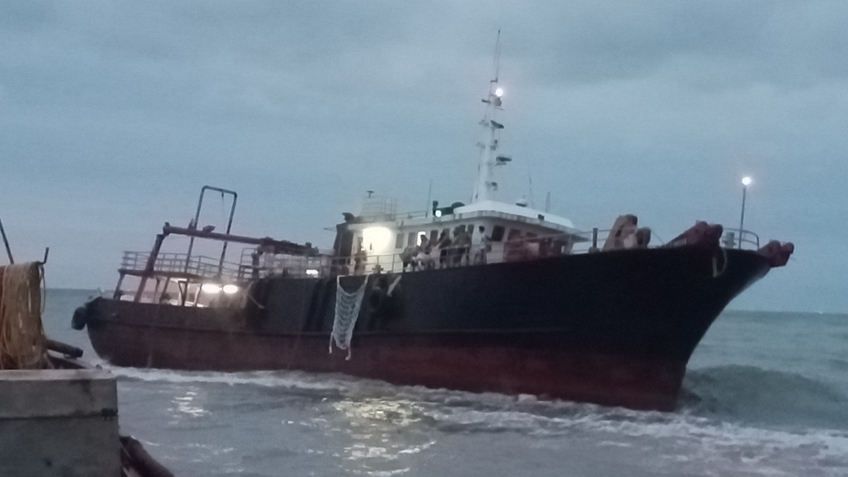Cứu 7 thuyền viên tàu Hồng Kông gặp nạn trên vùng biển Hải Phòng