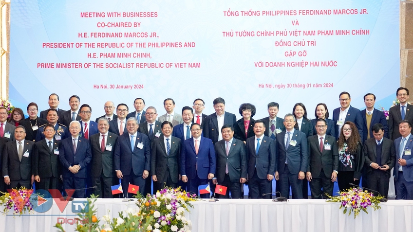Thủ tướng Phạm Minh Chính và Tổng thống Philippines gặp gỡ các doanh nghiệp tiêu biểu hai nước