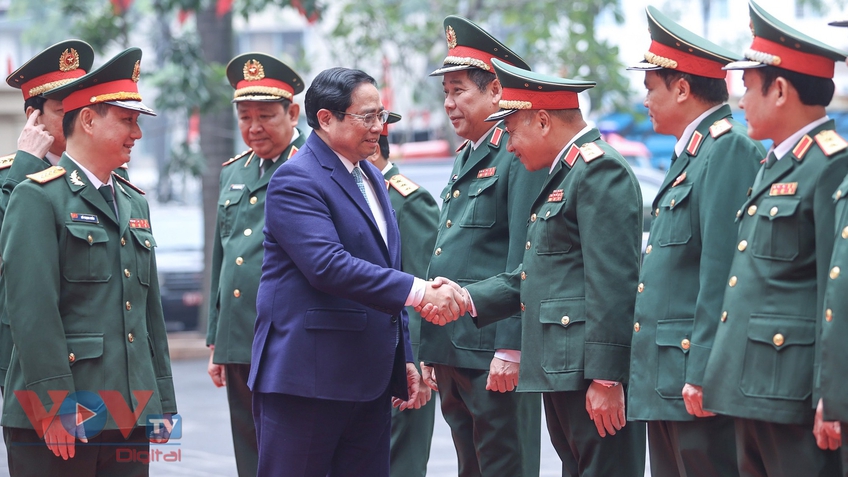 Thủ tướng Phạm Minh Chính thăm, chúc Tết Trường Đại học Văn hoá Nghệ thuật Quân đội