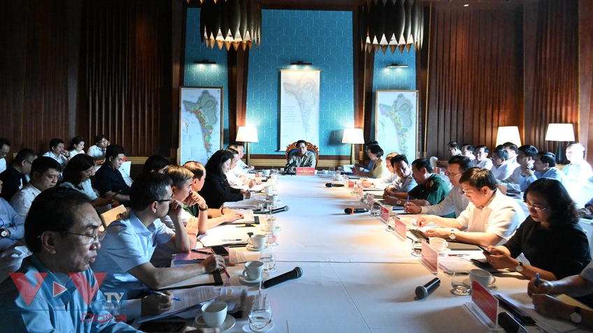 Thủ tướng Phạm Minh Chính làm việc với lãnh đạo tỉnh Kiên Giang để phát triển Phú Quốc nhanh và bền vững