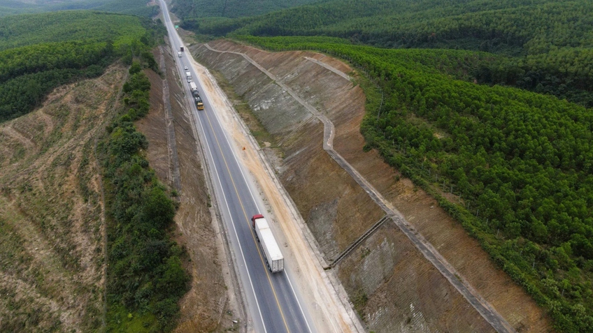 Hạn chế phương tiện vào cao tốc Cam Lộ-La Sơn, Quảng Trị lo tai nạn trên Quốc lộ 1A tăng trở lại