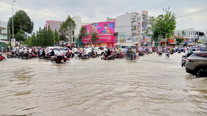 Dự báo thời tiết: Mưa dông hầu khắp các vùng trong ngày 25/6