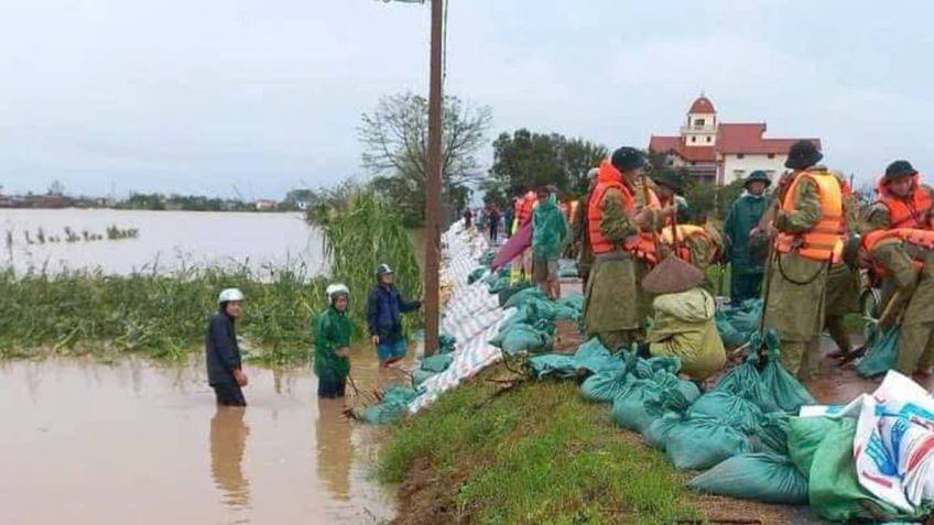 Thái Bình: Huy động hàng nghìn lượt người tham gia hộ đê, đảm bảo an toàn cho tuyến đê bối xung yếu